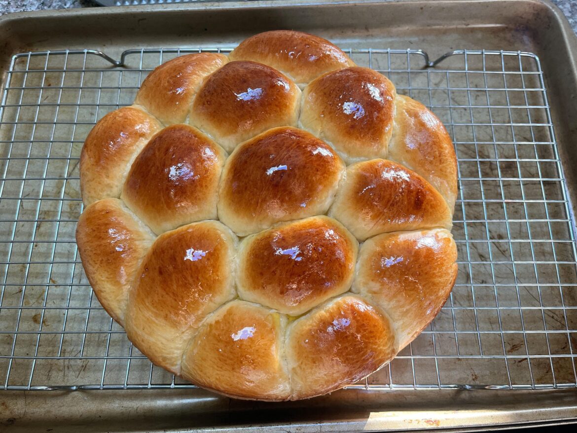 My parents don’t like “hard” bread, so I tried making bread rolls.