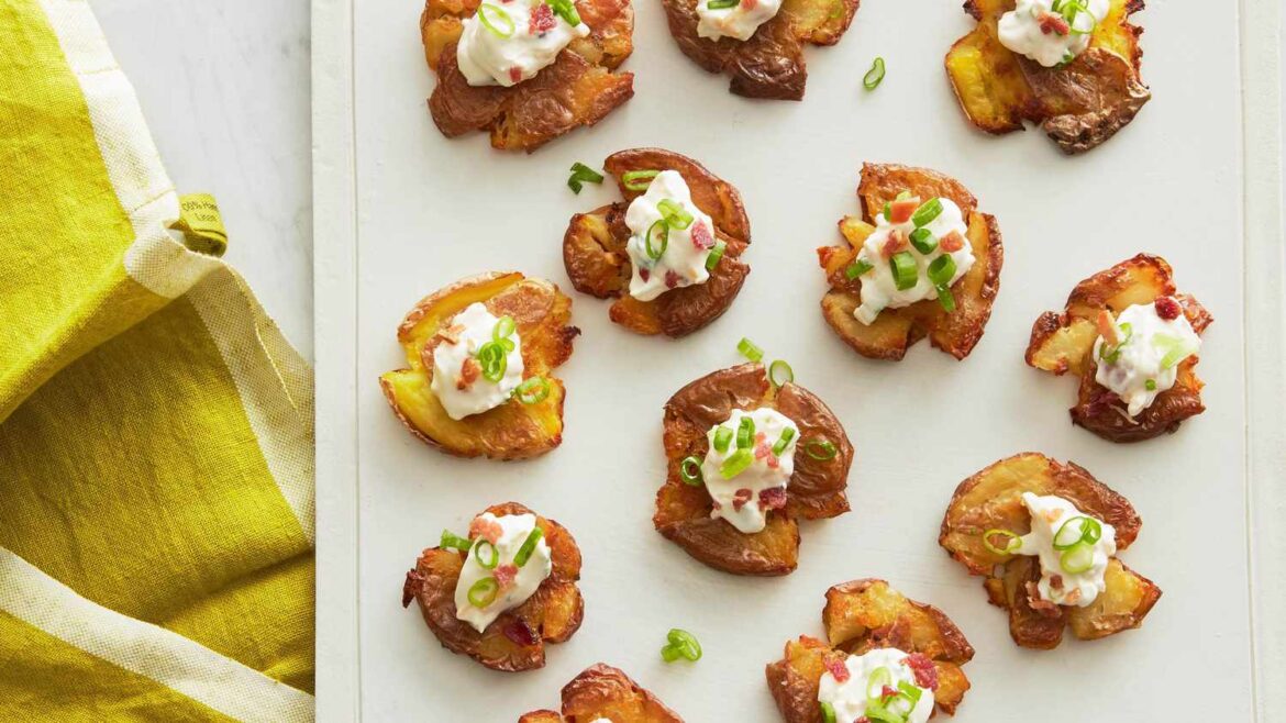18 Bite-Sized Thanksgiving Appetizers Your Guests Will Adore 18 Bite-Sized Thanksgiving Appetizers Your Guests Will Adore
