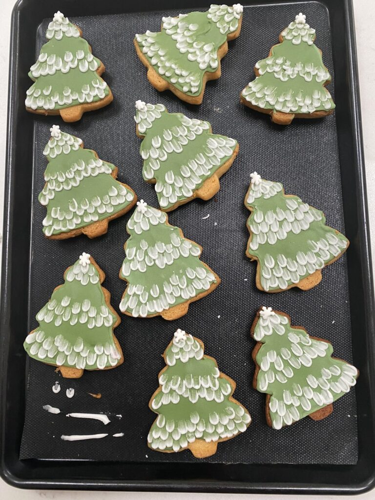 lemon christmas cookies with lemon icing !!!
