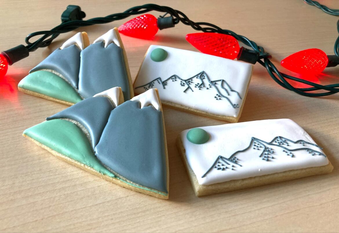 A Beginner's Adventure in Decorating: The first rush job