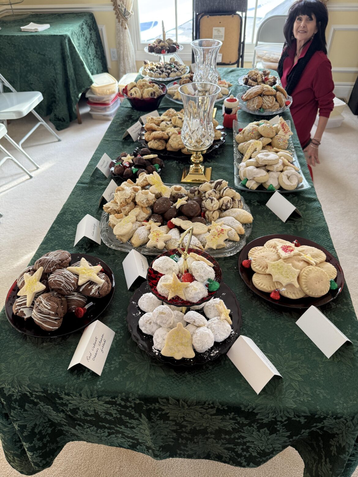 My aunt wanted me to submit her annual Christmas cookie spread 🎄