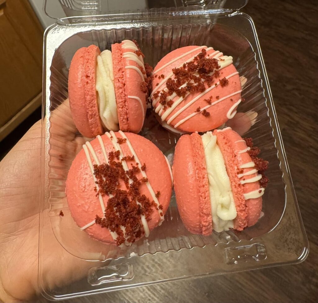 Red Velvet Macarons.. Red help?