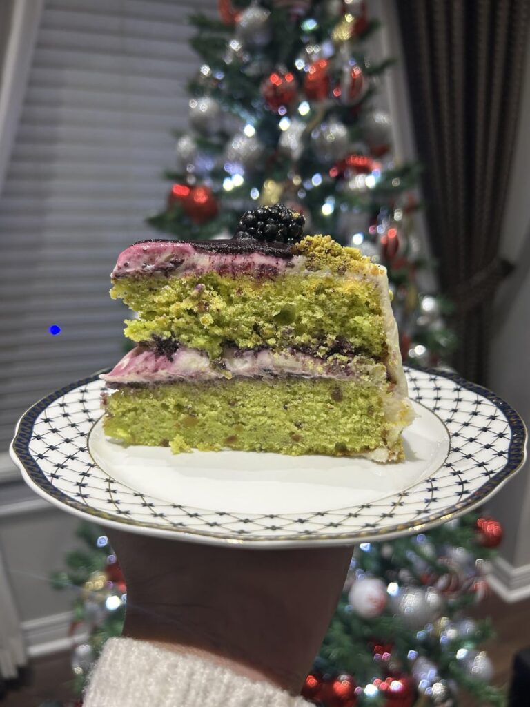 Pistachio blackberry cake for my mom’s birthday! Excuse my terrible angles 🙈