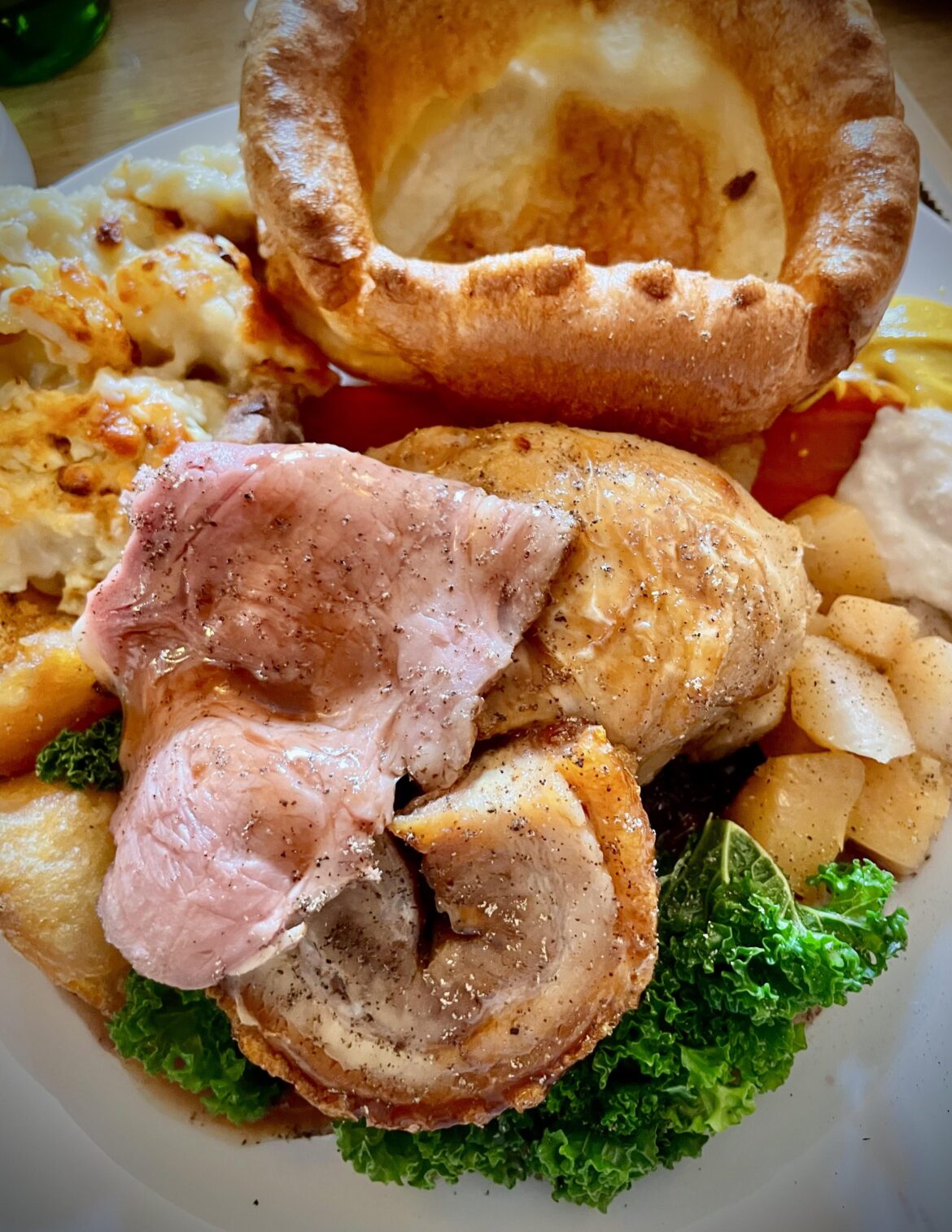 Bricklayers Arms three-meat roast, Chilterns