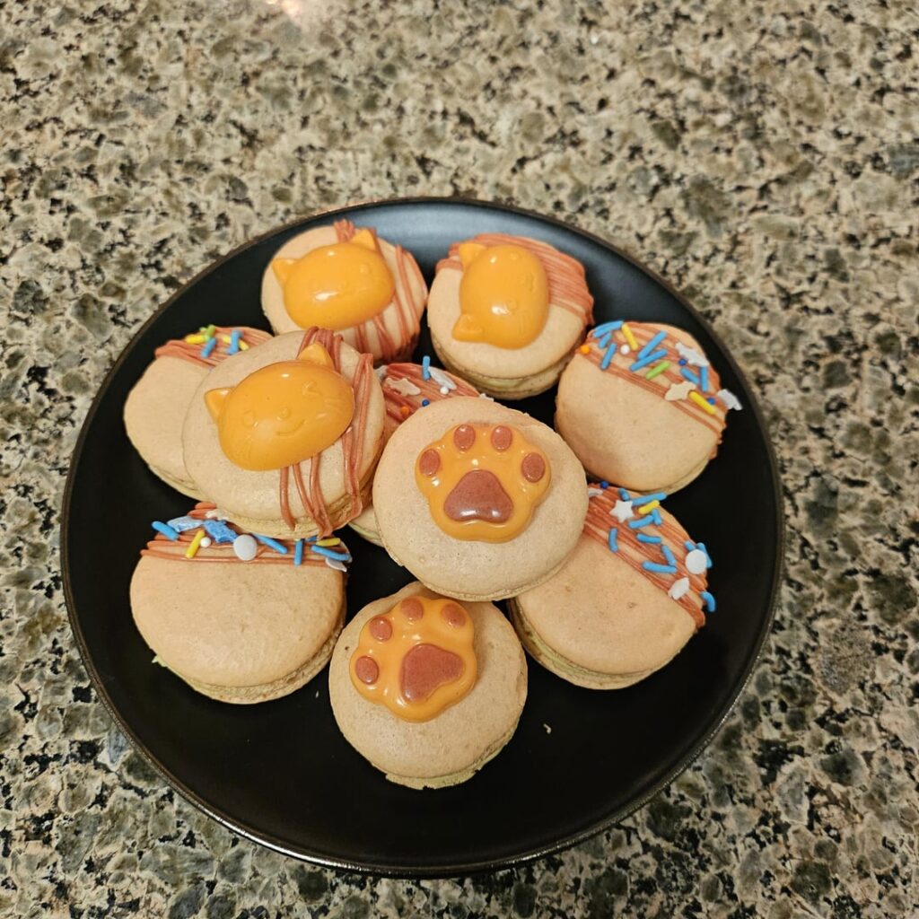 Kitty themed macarons!✨️