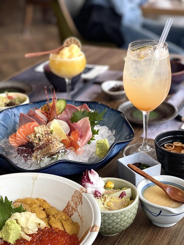 Hong kong sushi is next level😋Merry Xmas family day🎄