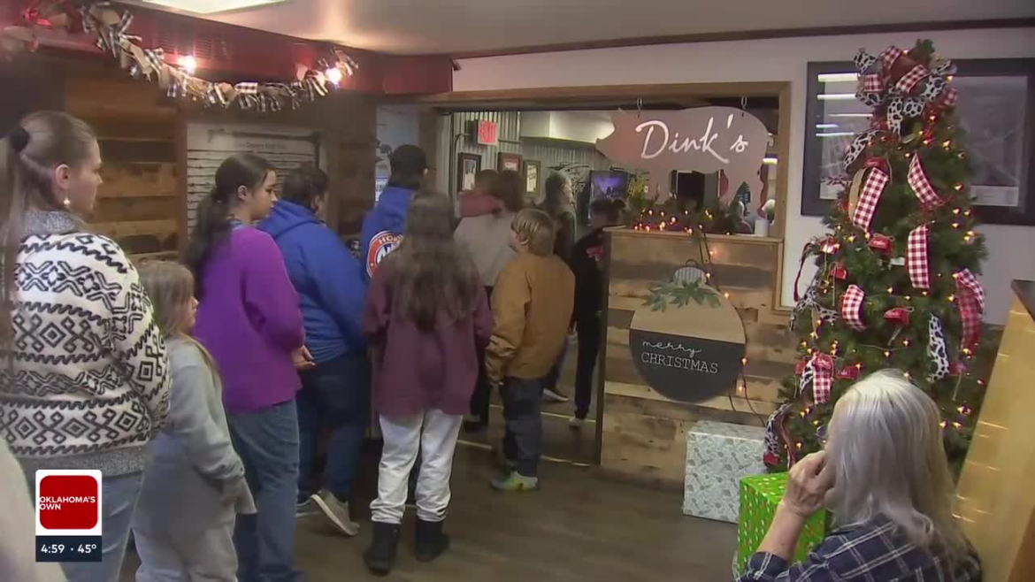 Bartlesville Restaurant Gives Away Hundreds Of Free Christmas Meals To The Community