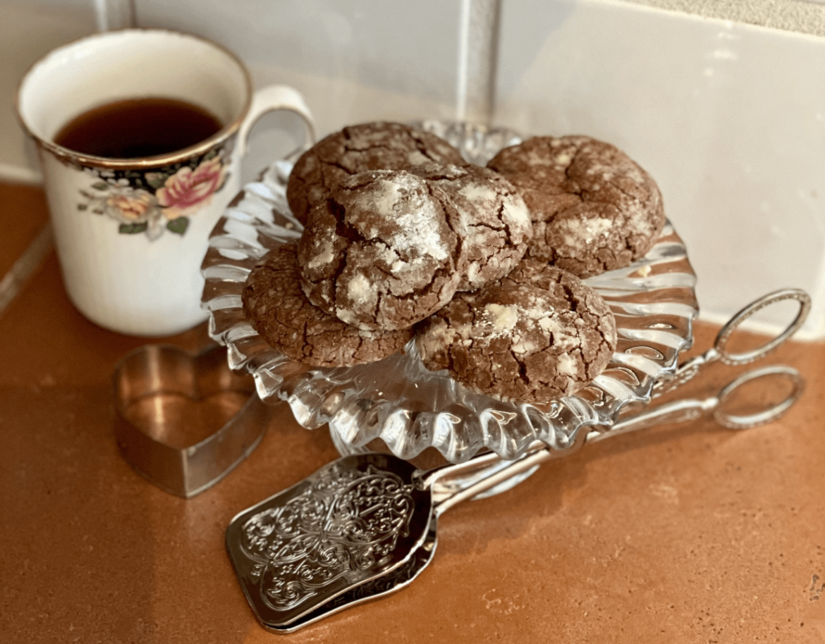 Peppermint Chocolate Crinkle Cookies (Recipe)