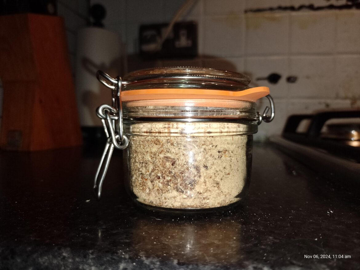 In case anyone is wondering what the seasoning on crispy fried seaweed is...