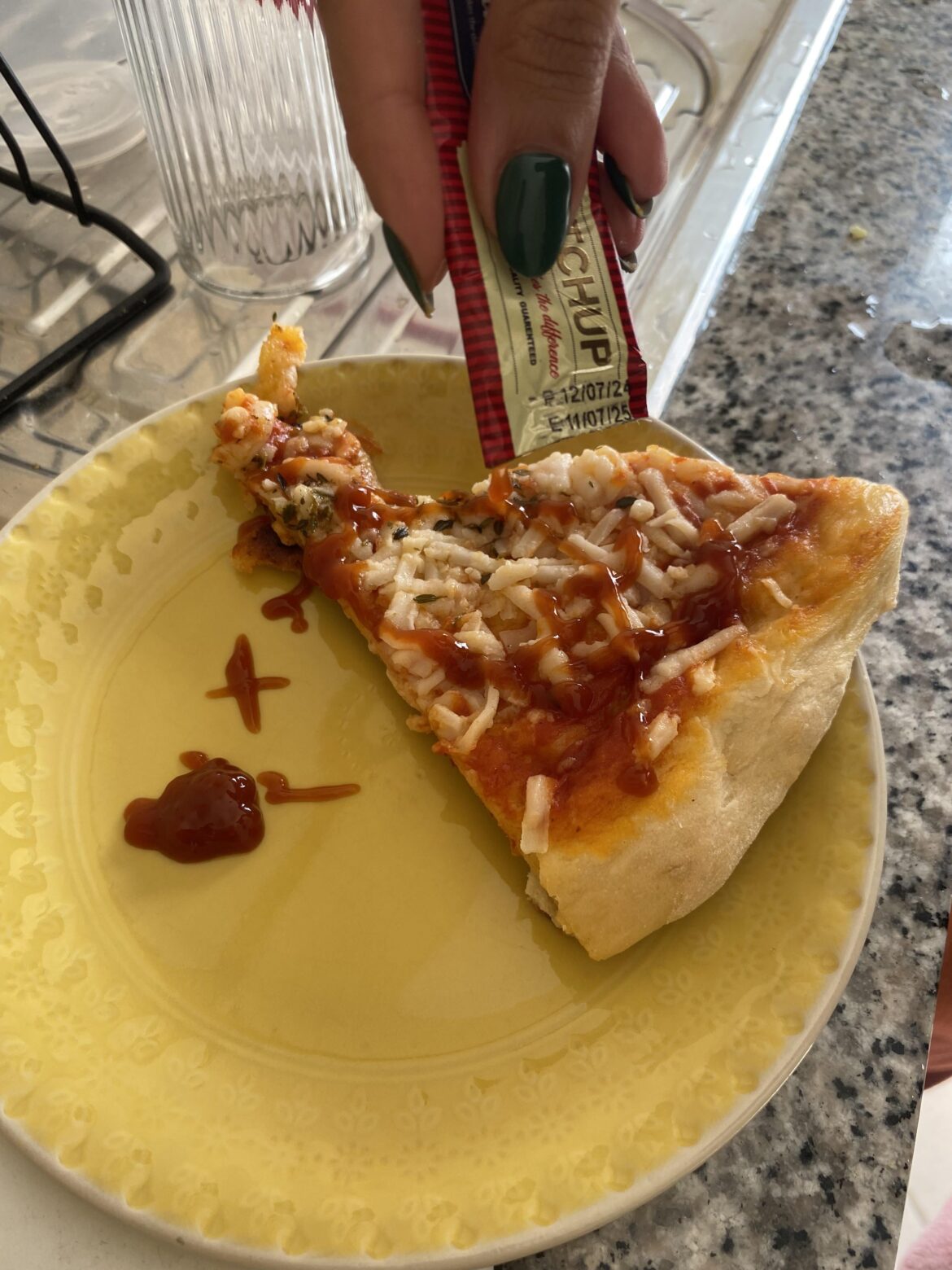 Caught my GF putting ketchup on the pizza I happily made for her