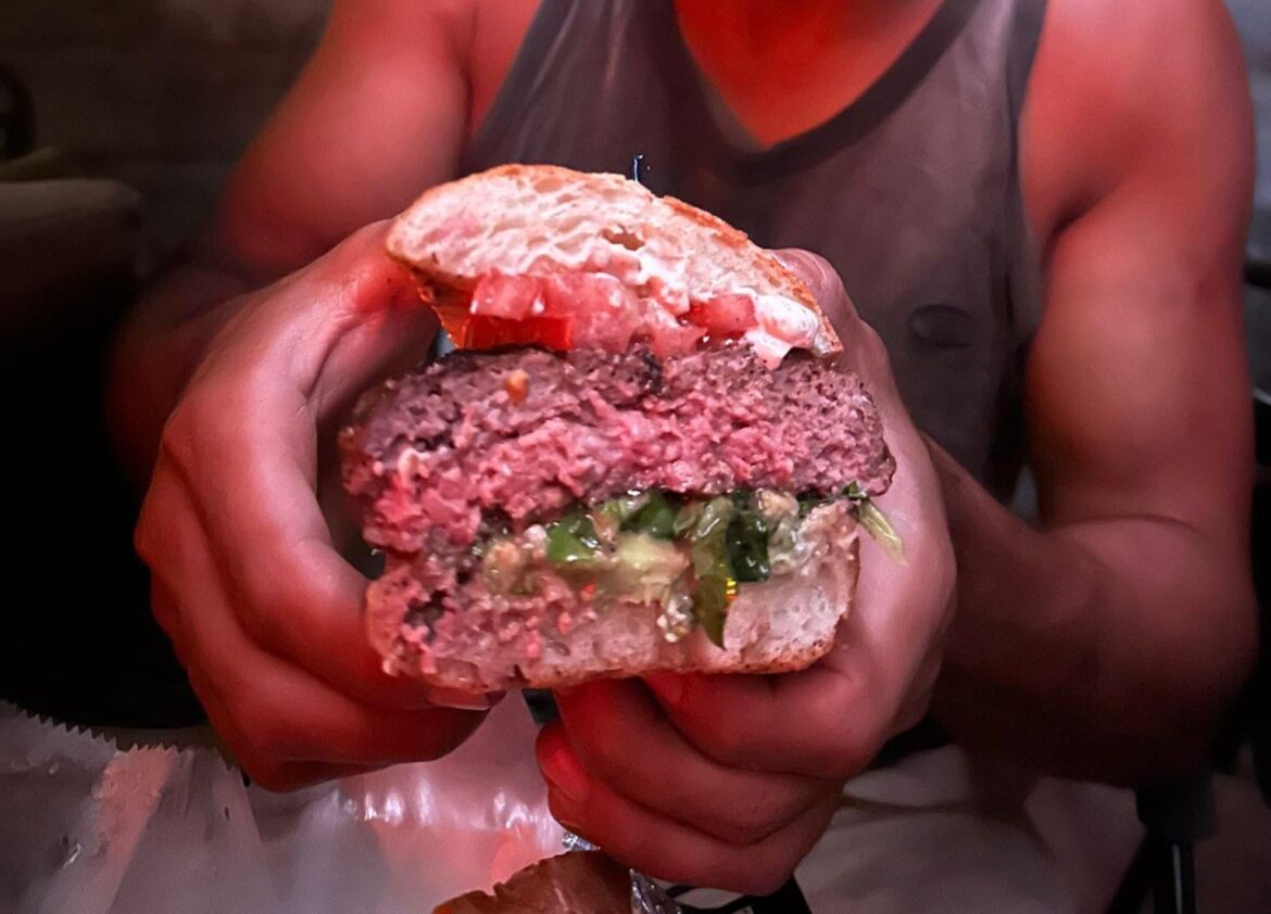 Casino el Camino: 3/4 pound (12 oz) patty and ciabatta bread burger.