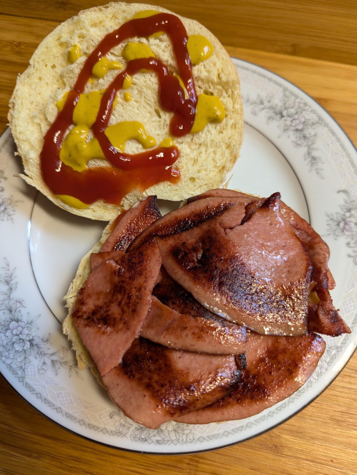 Fried bologna sandwich and now my house smells like a bodega