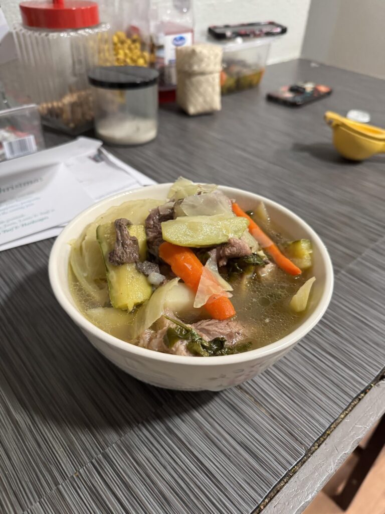 How many calories in this vegetable meat soup?