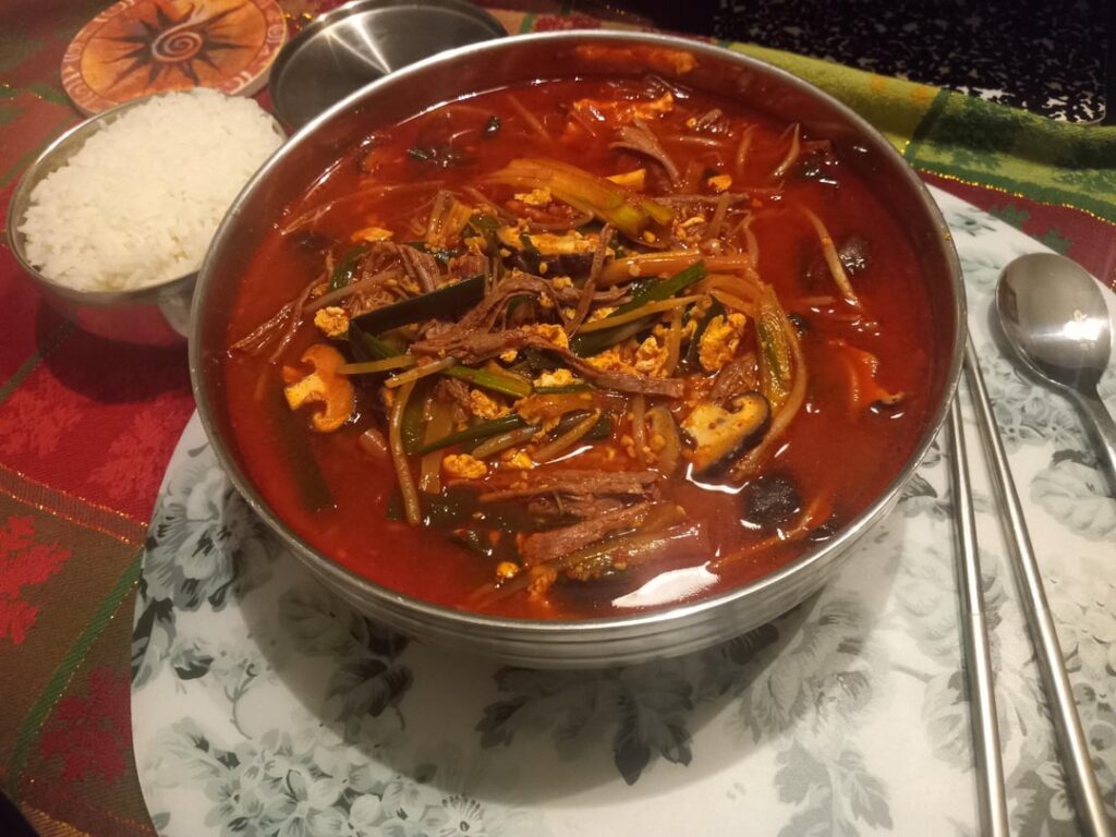 Concluding the year with a nice warm bowl of yukgaejang! Happy New Years!