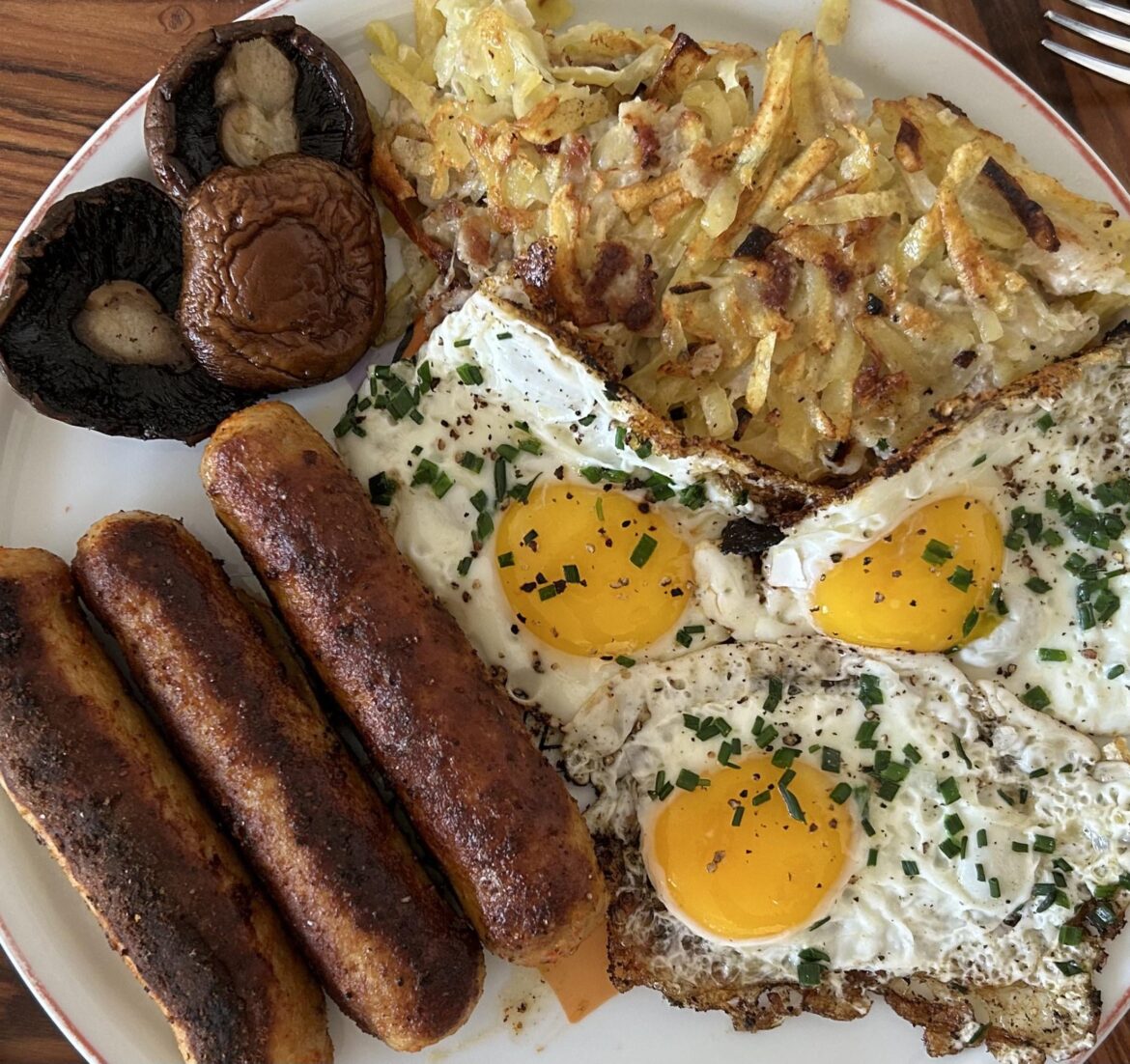 Eggs, Sausages, Mushrooms and a kinda-Rösti