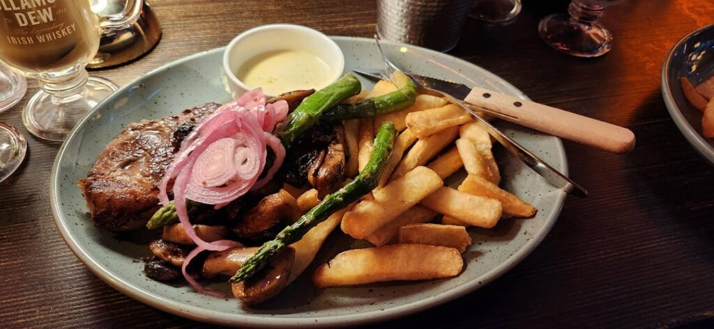 How many calories for this special occasion meal and dessert? (Items in description)