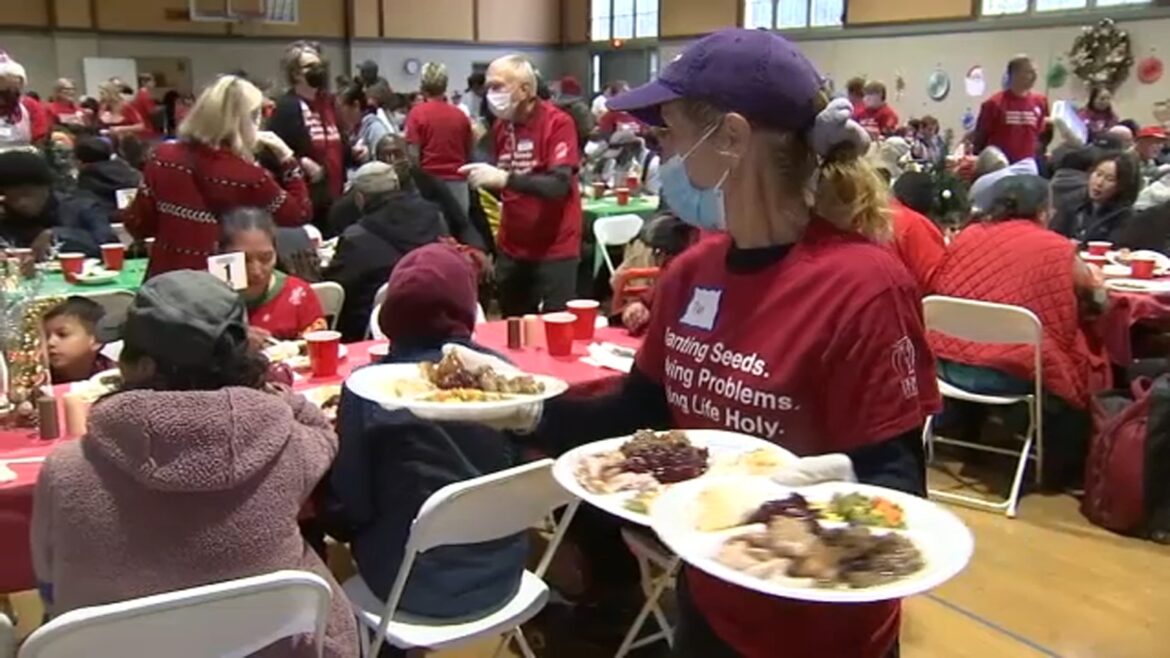Temple Israel of Hollywood and Hollywood United Methodist Church host free Christmas dinner for homeless, families in need