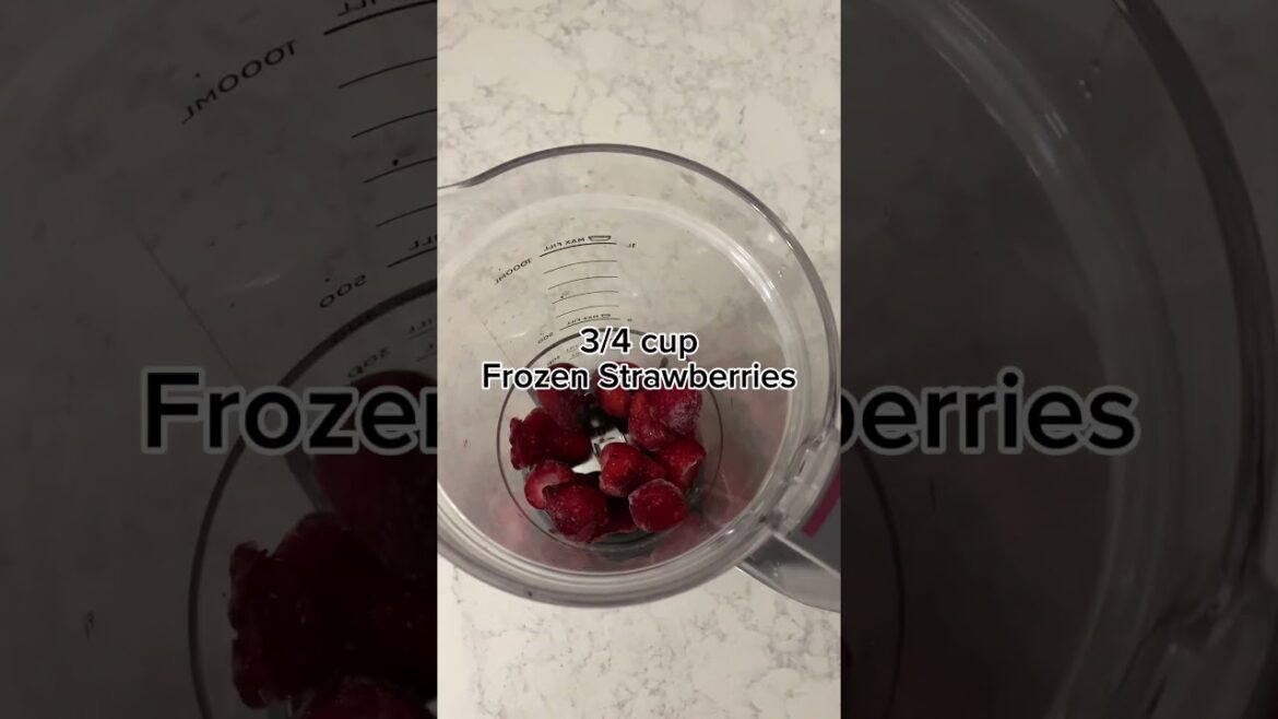 Strawberry Blueberry Smoothie Bowl