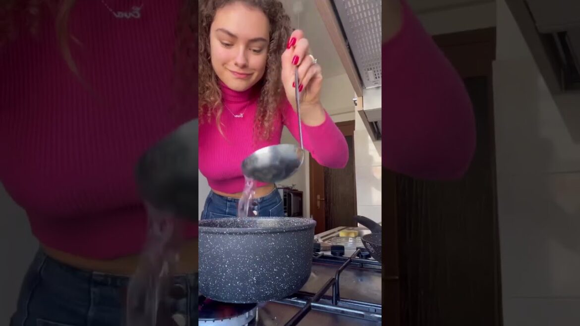 Voglia di sapori forti? Abbiamo la soluzione: pasta cremosa patate, porri e gorgonzola! Voglia di sapori forti? Abbiamo la soluzione: pasta cremosa patate, porri e gorgonzola!