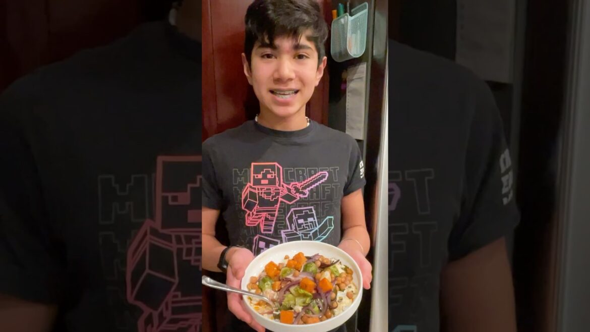 My mom loved this healthy recipe full of veggies | Roasted veggies #vegan #recipe #easymeals