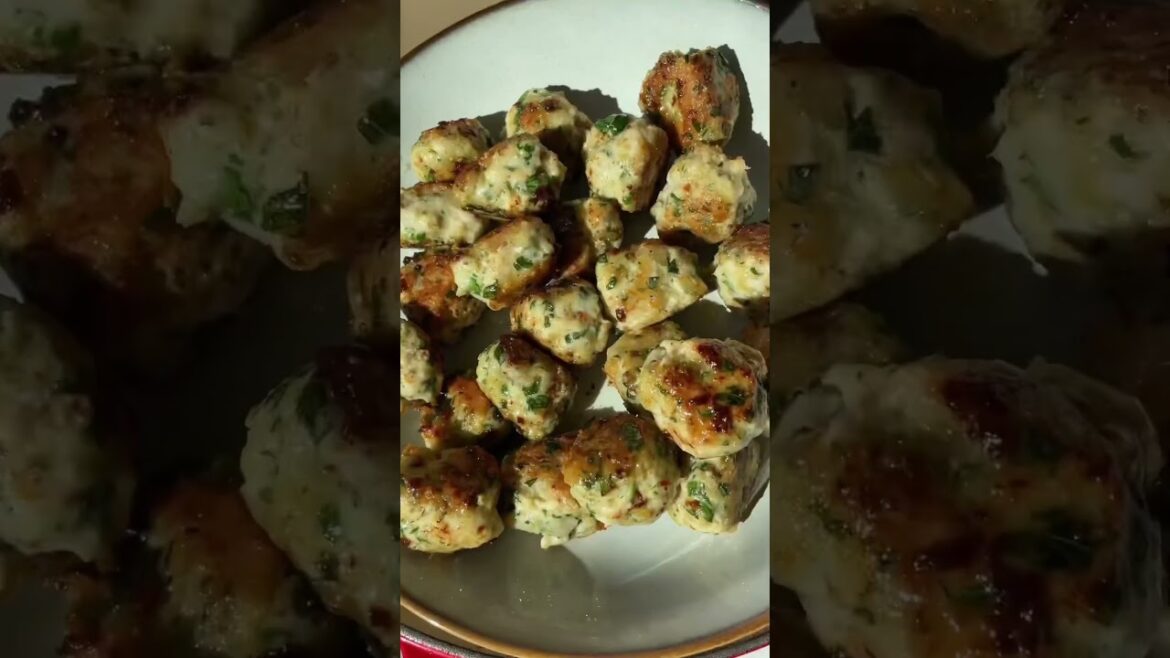 cozy and nourishing #italianweddingsoup with homemade chicken #meatballs! #easydinner #souprecipe