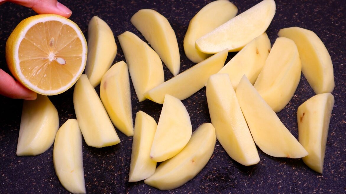 This potato recipe is SO tasty and easy! Try adding lemon to your potato! Greek lemon potato!