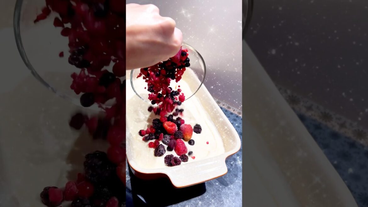 Low Carb Beeren Quarkauflauf #shorts #shortvideo #nachtisch #dessert #recipe Low Carb Beeren Quarkauflauf #shorts #shortvideo #nachtisch #dessert #recipe