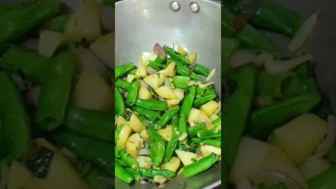 semi,aloo,bhata ki sabji, recipe of Bean's with potato and brinjal,#shorts,#shortsfeed @Ps_kitchen.