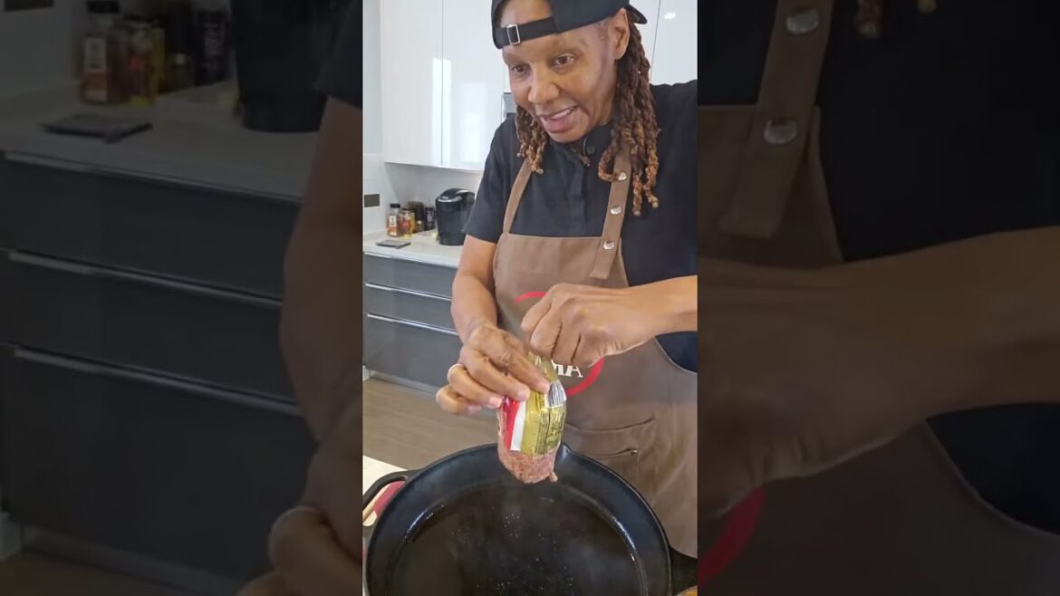 Chef Carmen HTX is live! Sausage & Gravy over Homemade Biscuits! #breakfast  #biscuits #sausage