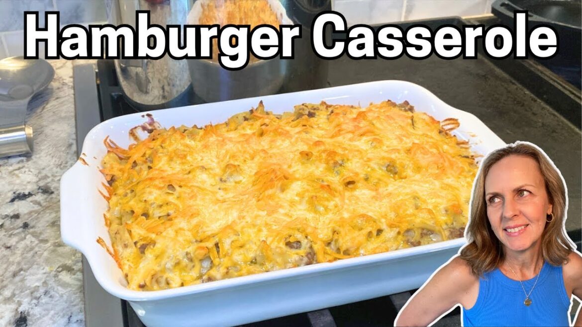 Hamburger Noodle Casserole – Easy 30 Minute Weekday Dinner! Hamburger Noodle Casserole - Easy 30 Minute Weekday Dinner!