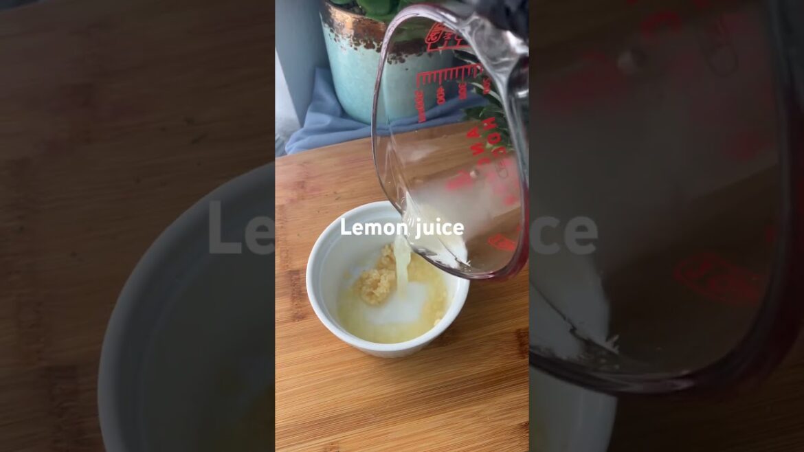 This salad is so easy to make!!#recipe #shorts #healthy#pineapple#satisfying#fyp