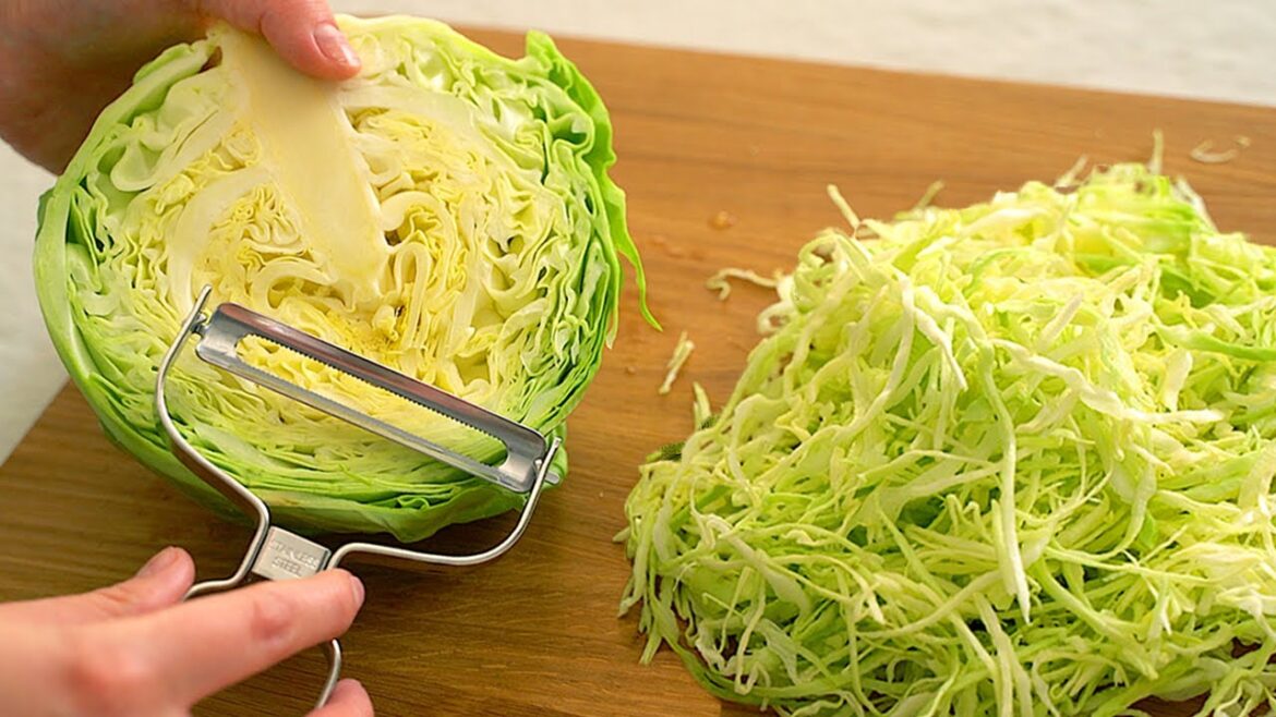 Kohlsalat, der Bauchfett verbrennt! Meine Mutter hat in einem Monat 25 kg abgenommen. Kohlsalat, der Bauchfett verbrennt! Meine Mutter hat in einem Monat 25 kg abgenommen.