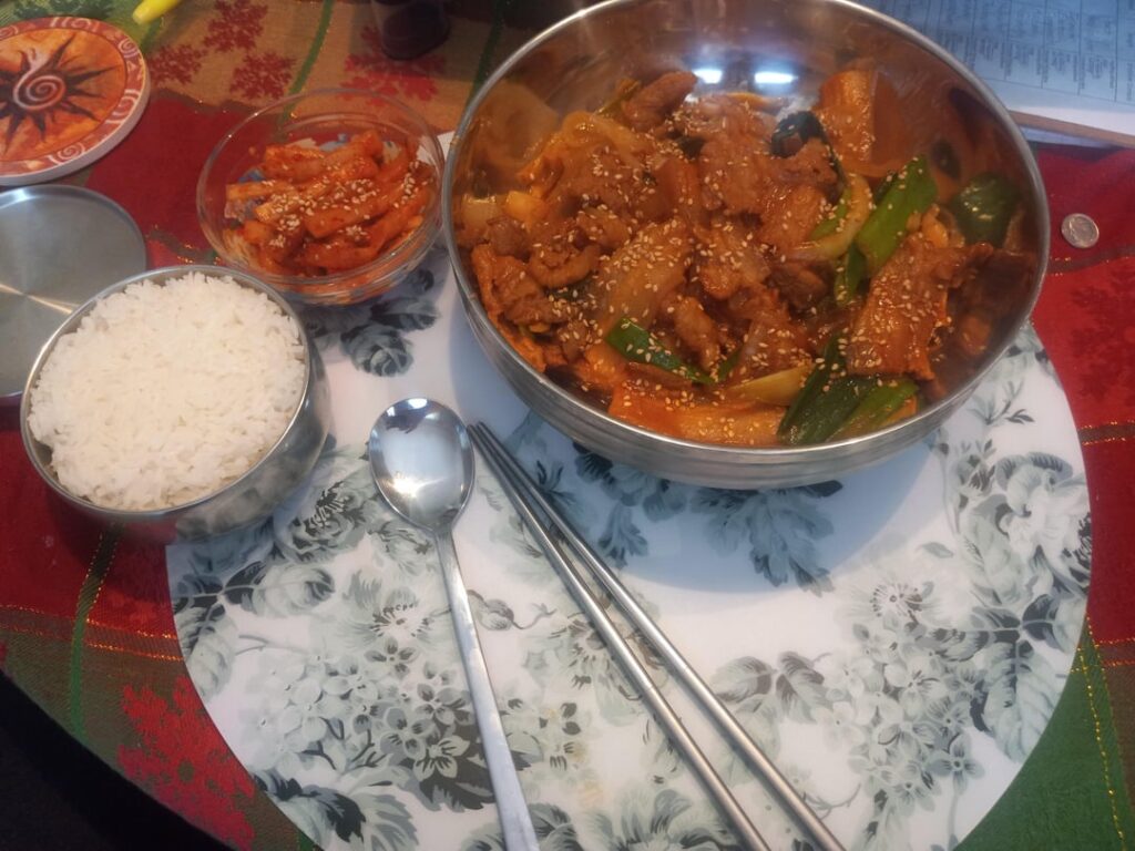 제육볶음, 밥과 무김치 😋