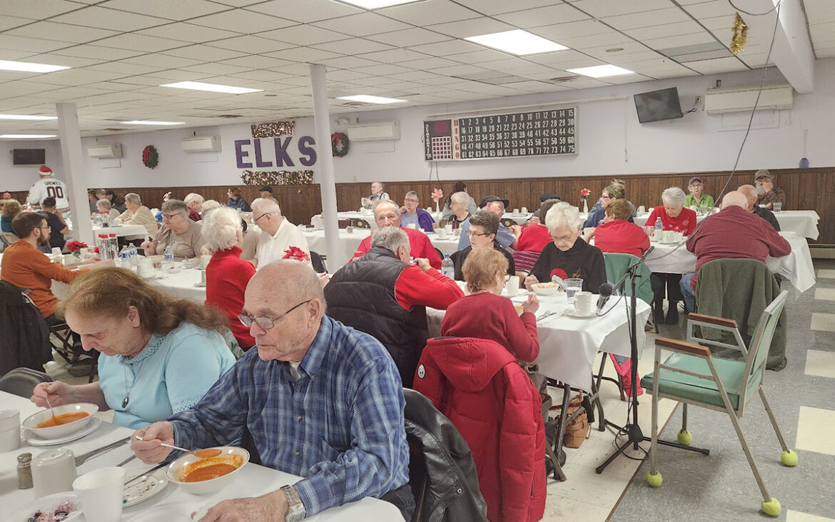 Elks host family Christmas dinner
