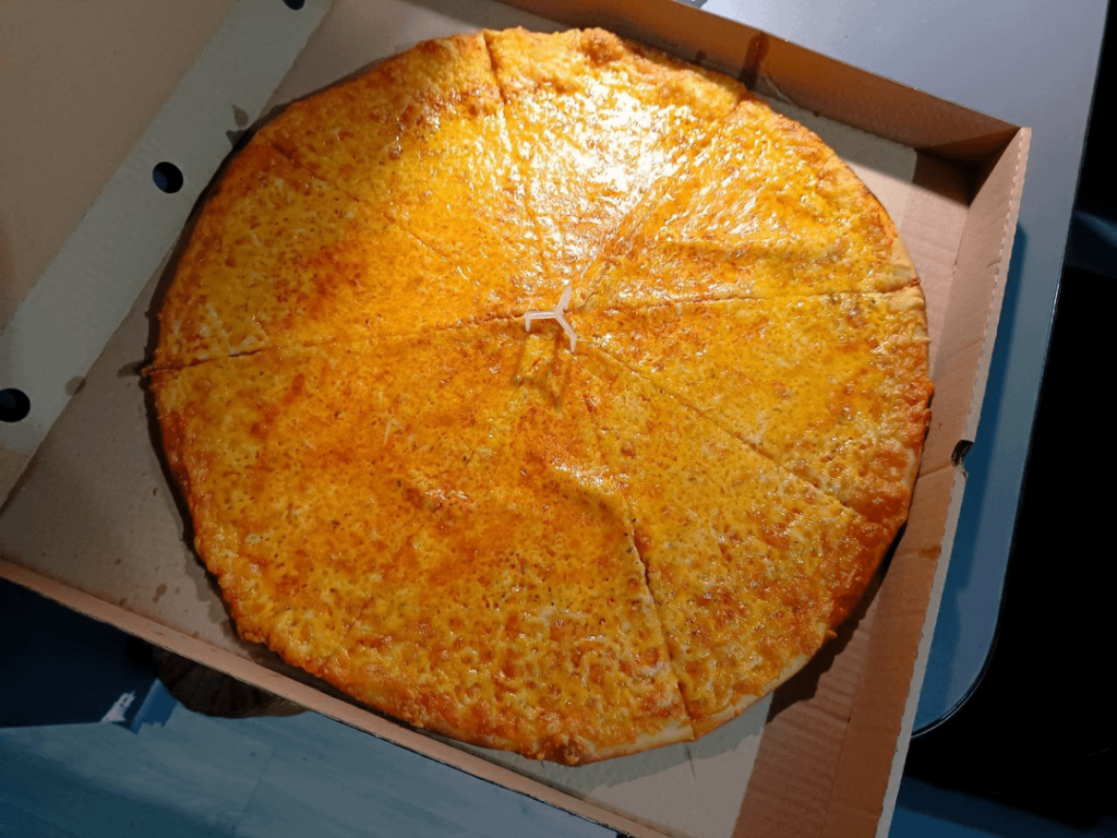 So I uhhh added some extra cheese on my margherita