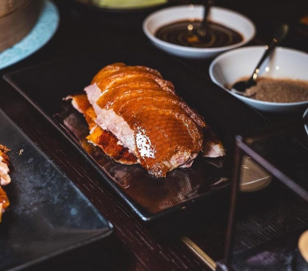 Please, How many calories for roasted peking duck without sauce? Mott 32