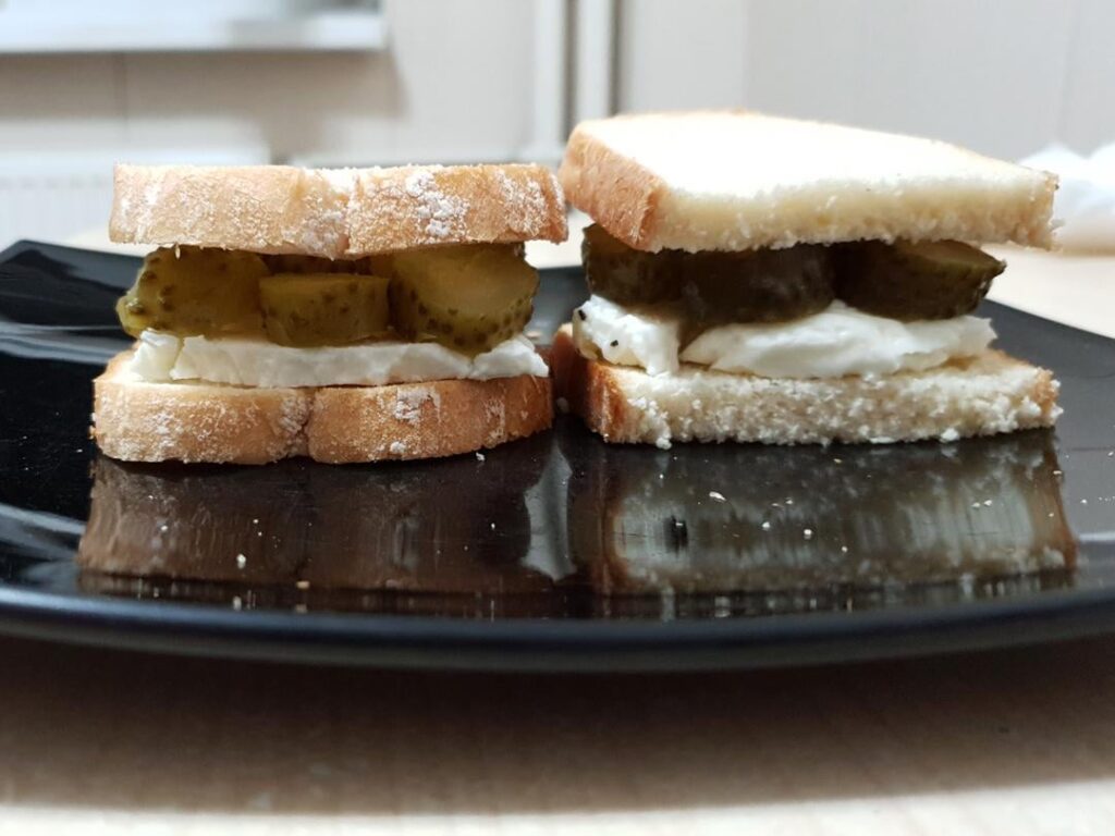 1. Sandwiches with Halloumi and pickles 2. Semolina pudding with vanilla pasta and sour cherry jam