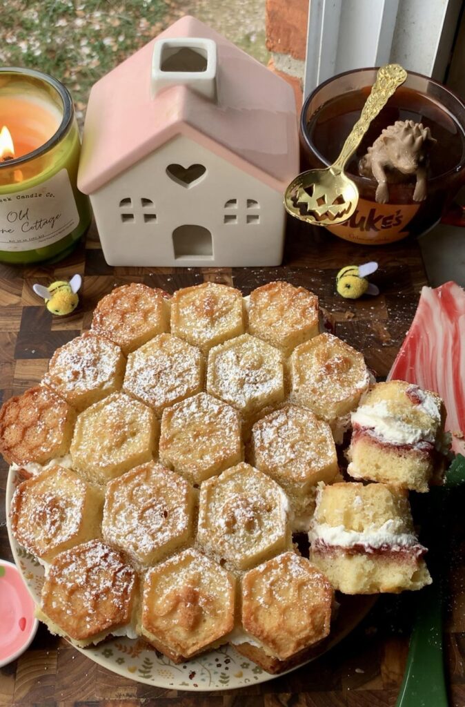Did a little more stress baking today. Decided it was time to pull out my fave baking mold and made a Victoria sponge cake with strawberry jam and homemade whipped cream