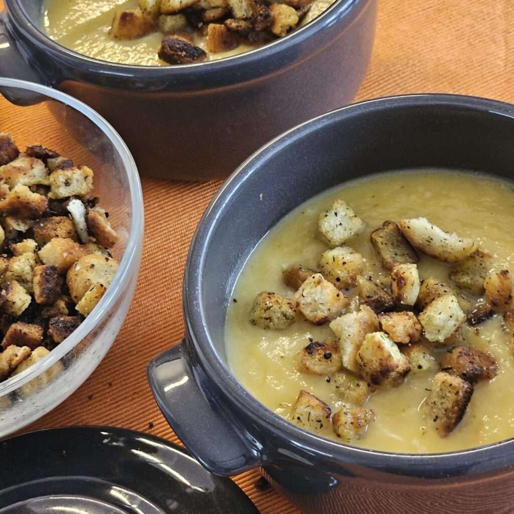 Hearty Celeriac and Carrot Soup with Croûtons