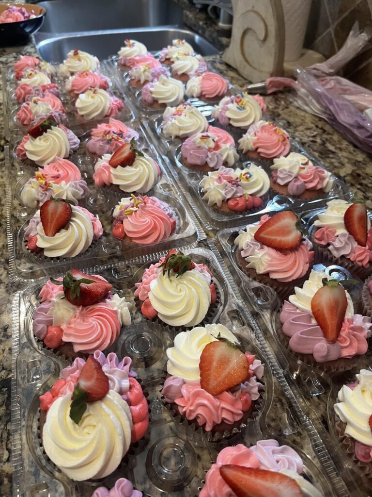 Pretty in Pink- birthday party cupcakes for my teen sister! 💖