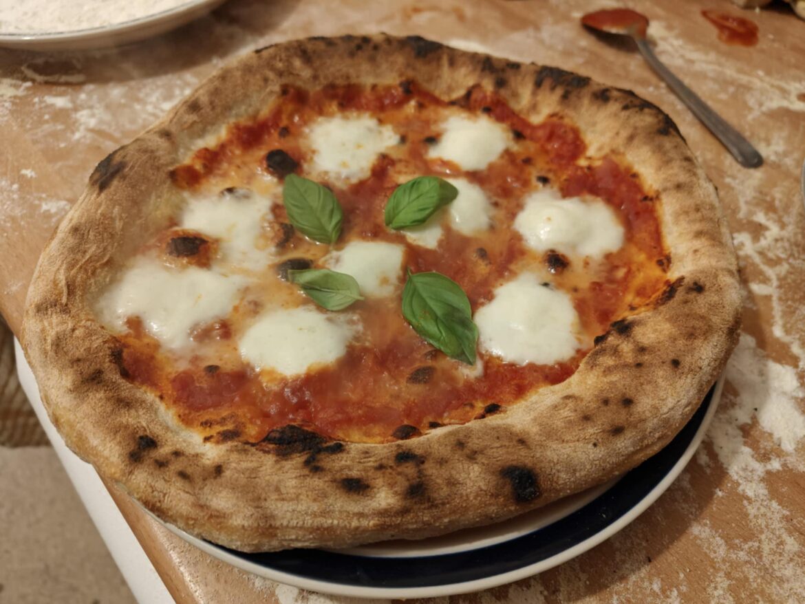 My first proper attempt - 3hr dough and a £140 pizza oven!