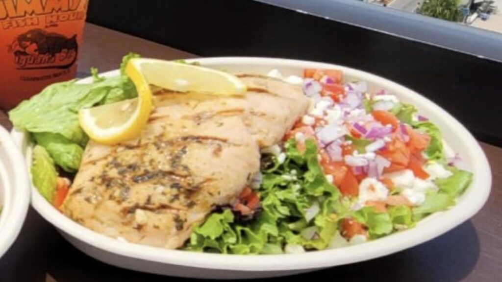 How many calories in this salmon salad (no dressing)?