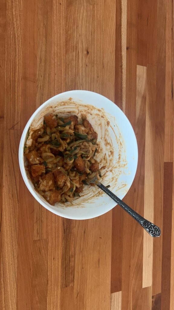 270kcal peanut Thai chicken & noodles