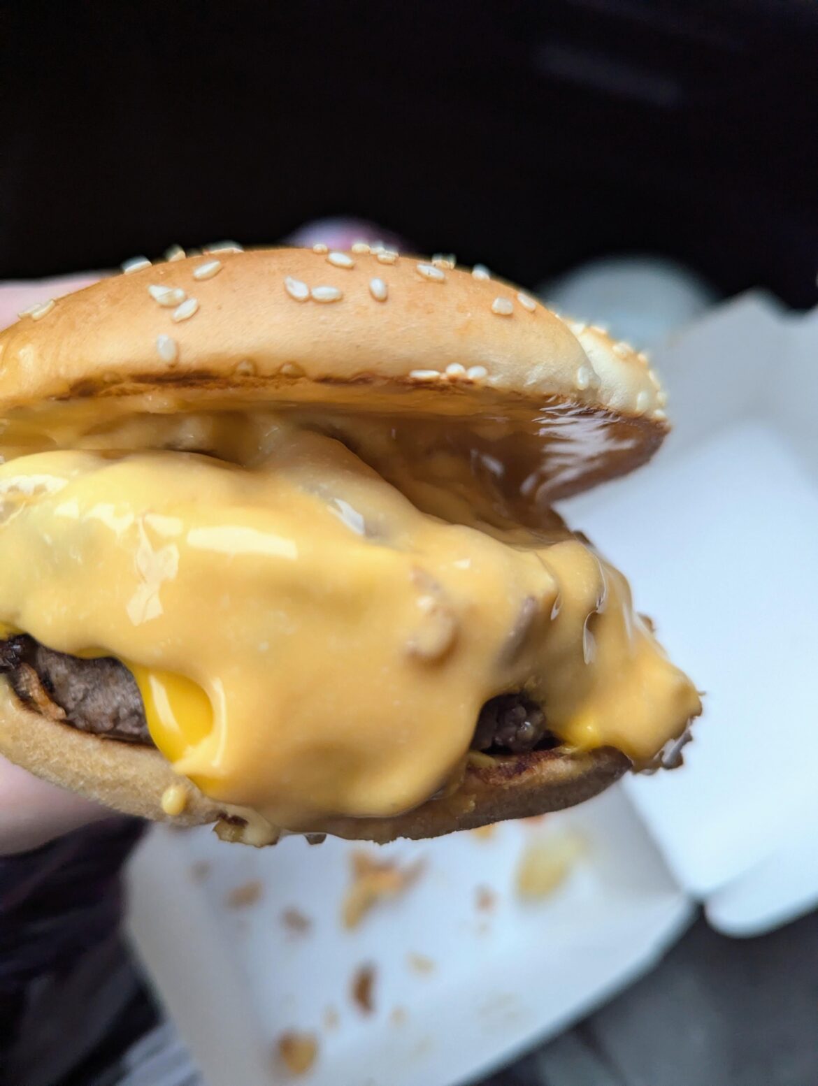 Bring back this burger in the UK the amount of Cheeseynese was awesome!! 🤤