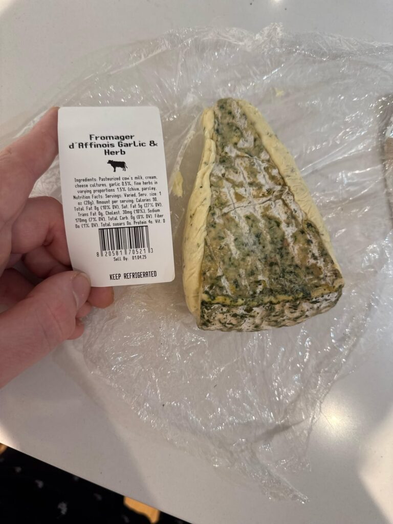 Is fromager daffinois supposed to smell like body odor Is fromager daffinois supposed to smell like body odor