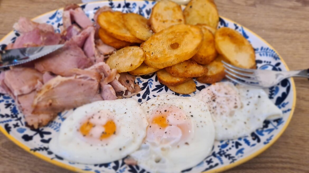 Gammon Eggs And Potatoes