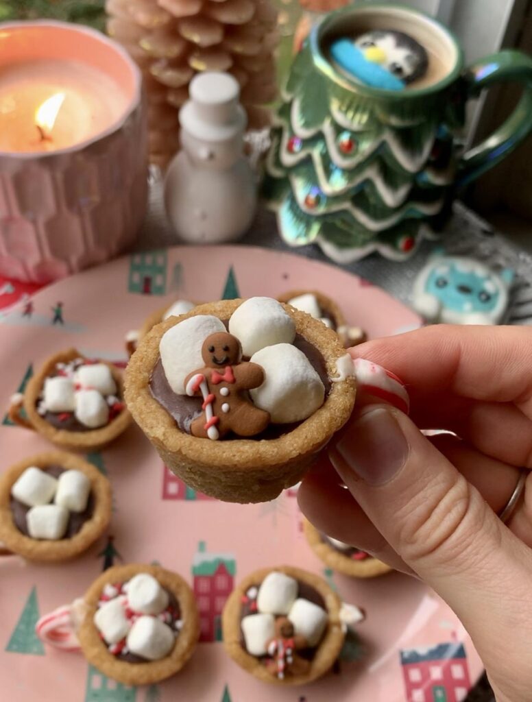 It’s been a hot minute since I’ve shared on here. Made these adorable hot cocoa cookie cups which were def a holiday fave.