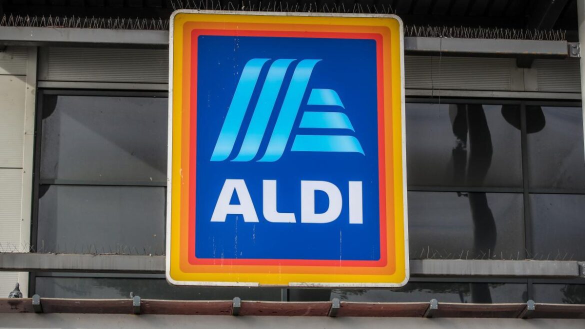 Aldi rings up over £1.6bn in festive sales as shoppers switch to premium ranges Aldi rings up over £1.6bn in festive sales as shoppers switch to premium ranges