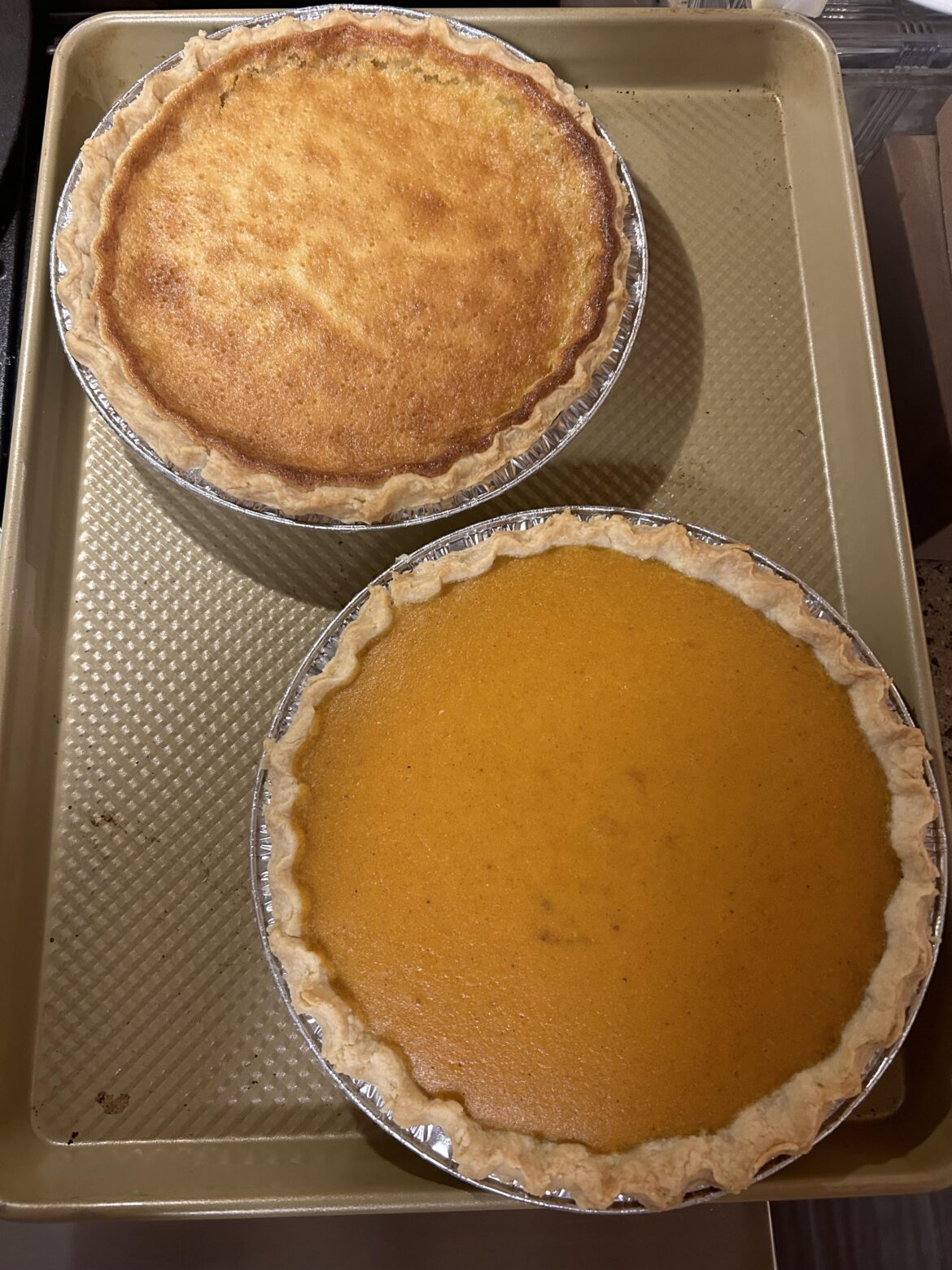 Idk HOW I did it but I made a completely flat and UNCRACKED sweet potato pie