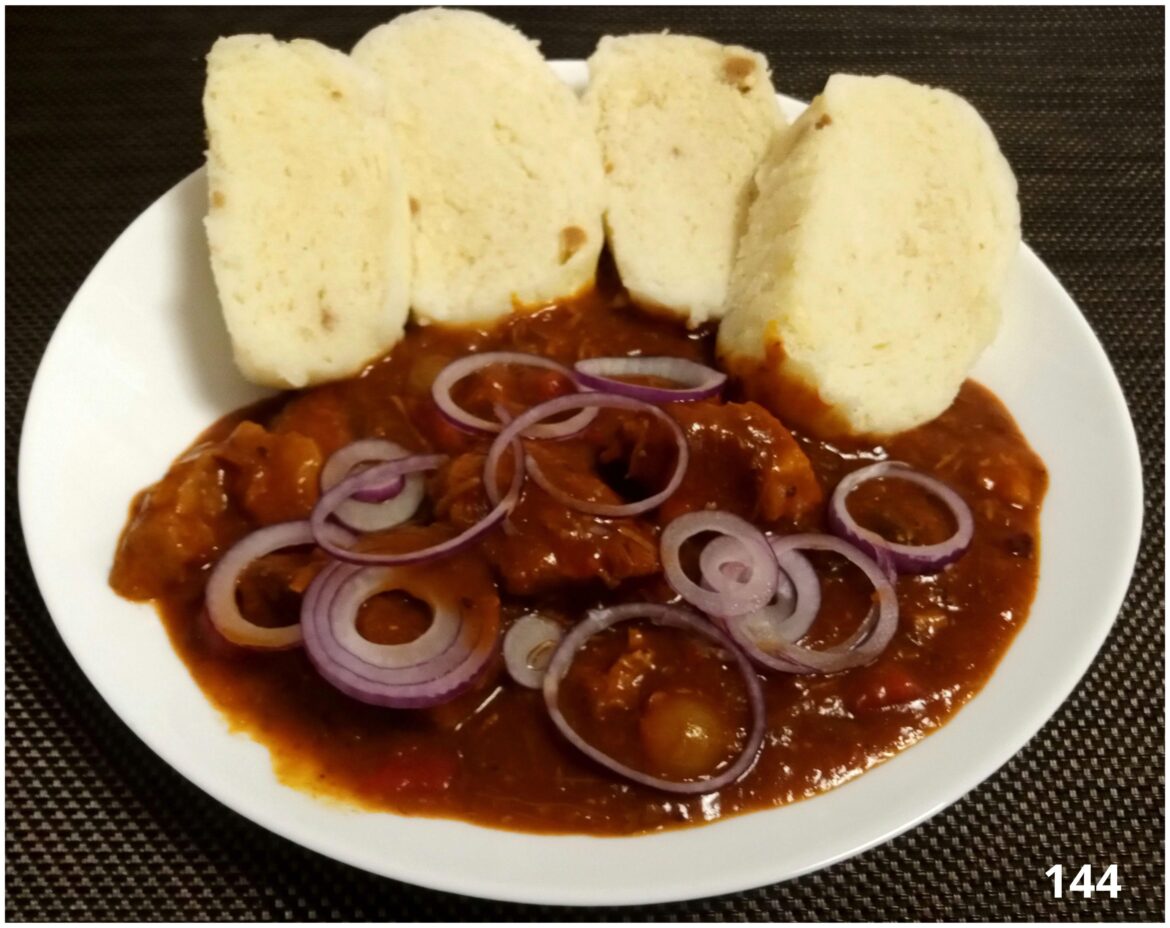 144. Beef goulash, dumpling.